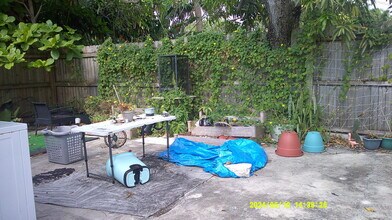 412 Macy St in West Palm Beach, FL - Building Photo - Building Photo