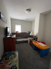 2533 7th Ave E, Unit Apt C in North St. Paul, MN - Building Photo - Building Photo