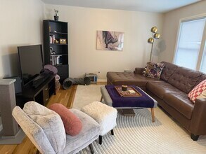 167 Newark Pompton Tpke, Unit #1 in Pequannock, NJ - Foto de edificio - Building Photo