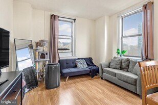 1324 Locust St in Philadelphia, PA - Building Photo