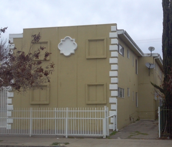 1929 W Jefferson Blvd in Los Angeles, CA - Building Photo