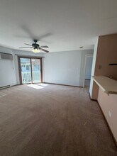 4312 W Shamrock Ln in McHenry, IL - Building Photo - Building Photo