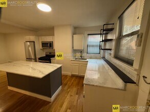 4 Elbow St, Unit 1 in Boston, MA - Foto de edificio - Building Photo