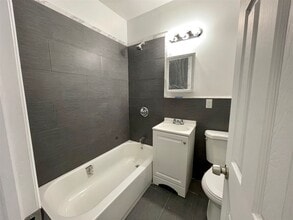 5202 Bergenline Ave in West New York, NJ - Building Photo - Building Photo