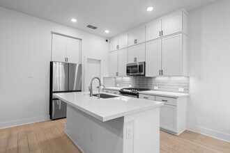 8851 Oakland Rd in San Antonio, TX - Building Photo - Building Photo