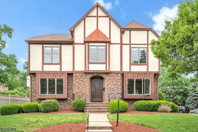 23 Bohnert Pl in Waldwick, NJ - Building Photo