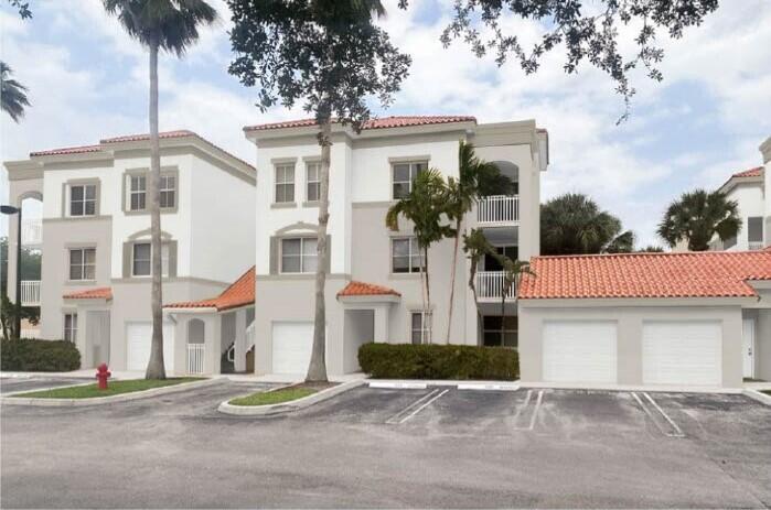 11019 Legacy Ln in Palm Beach Gardens, FL - Building Photo