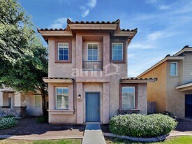 5211 W Warner St in Phoenix, AZ - Building Photo