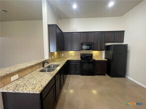 758 Saengerhalle Rd in New Braunfels, TX - Building Photo - Building Photo