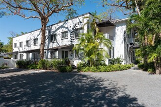 3669 Poinciana Ave-Unit -6A in Miami, FL - Foto de edificio - Building Photo