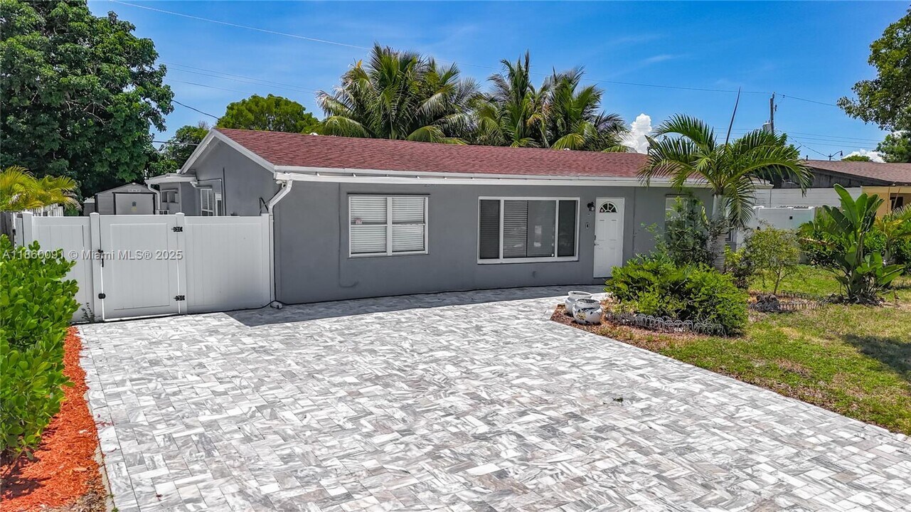 2940 NE 10th Terrace in Pompano Beach, FL - Building Photo
