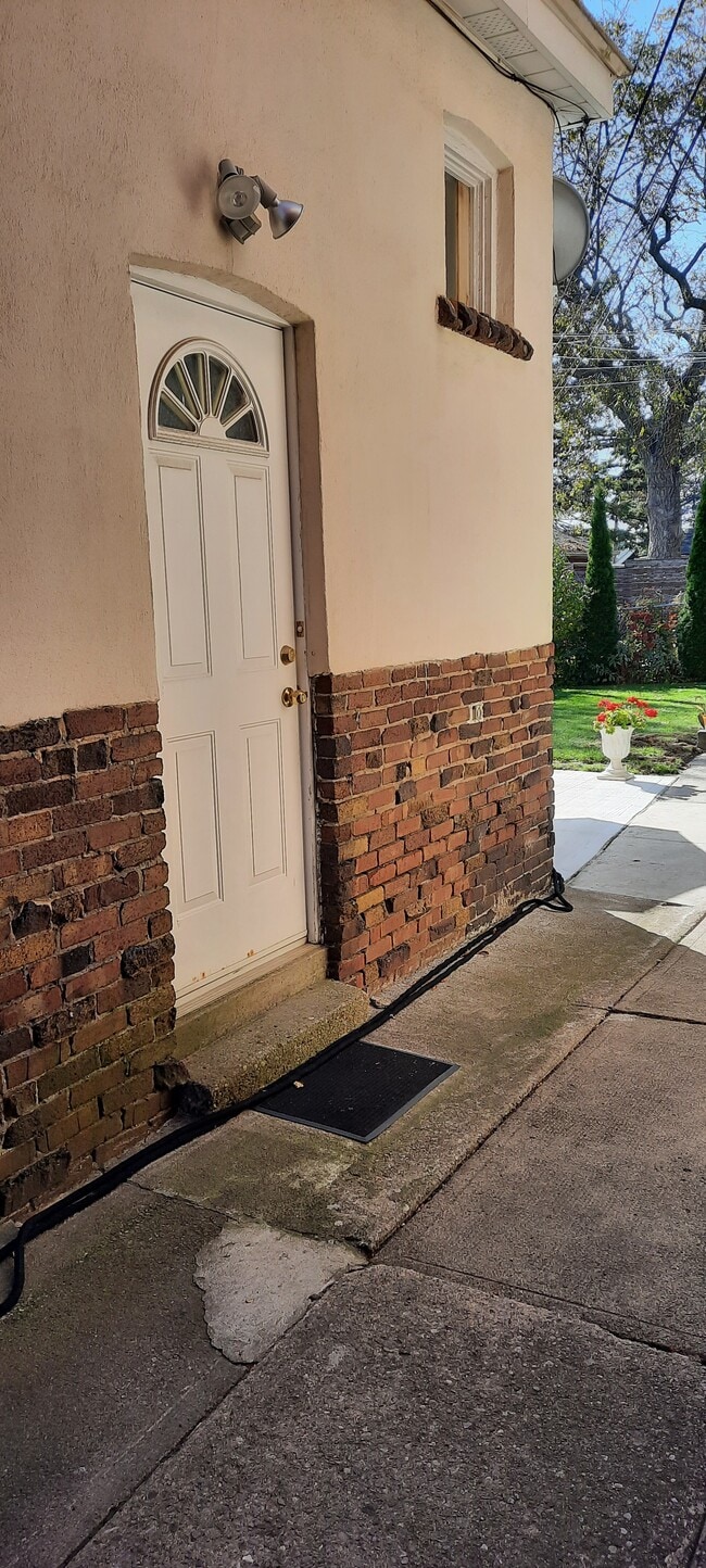 property at 718 Coxwell Av