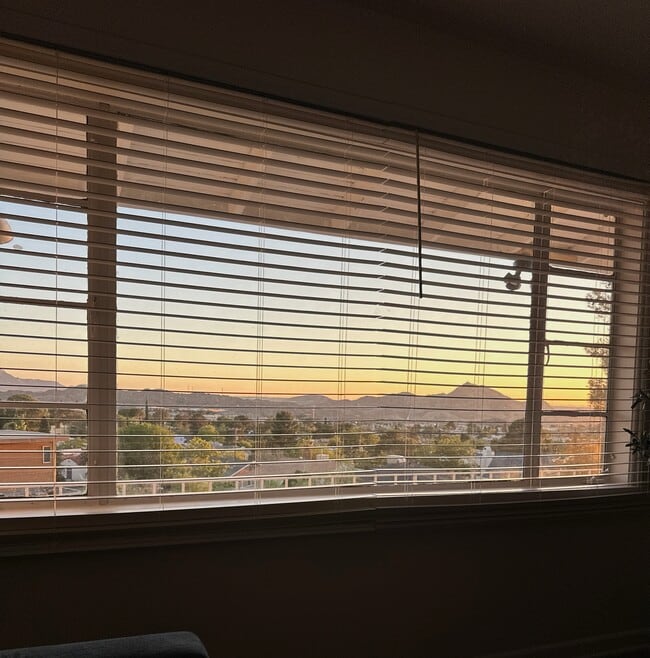 2924 Piedmont Dr, Unit Top in El Paso, TX - Foto de edificio - Building Photo