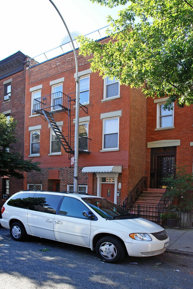 228 Pacific St in Brooklyn, NY - Foto de edificio - Building Photo