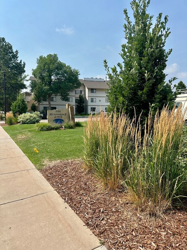 1705 Heatheridge Rd in Fort Collins, CO - Building Photo - Building Photo