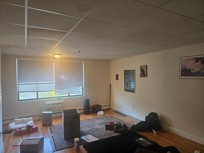 90 Sutton St, Unit 10C in North Andover, MA - Foto de edificio - Building Photo