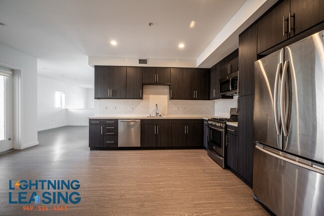 property at 11405-11405 Chandler Blvd