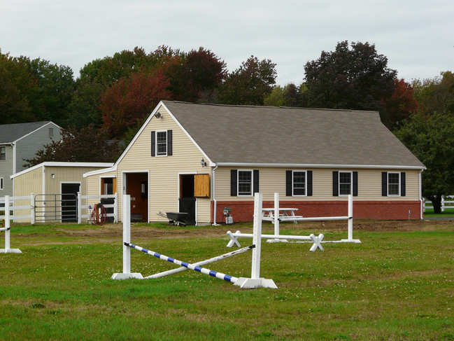 664 Adams St in Holliston, MA - Building Photo - Building Photo