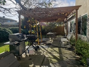 17072 Berlin Ln in Huntington Beach, CA - Building Photo - Building Photo