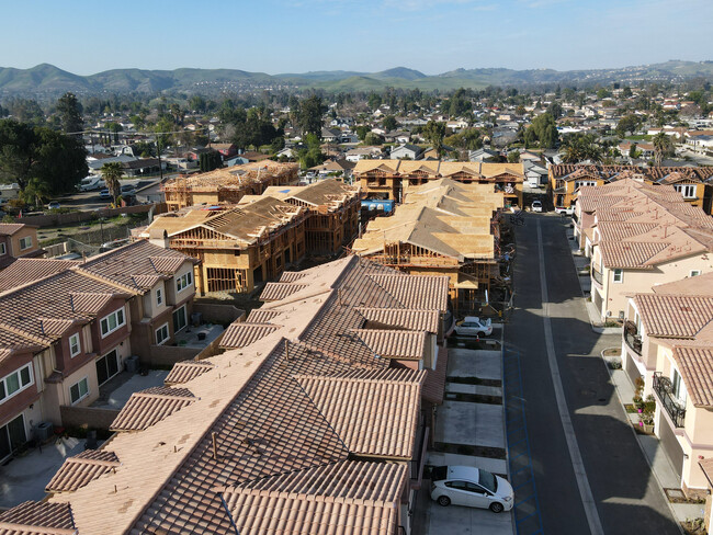 Lago Los Serranos in Chino Hills, CA - Building Photo - Building Photo