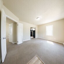 1219 E 37th St in Des Moines, IA - Building Photo - Building Photo