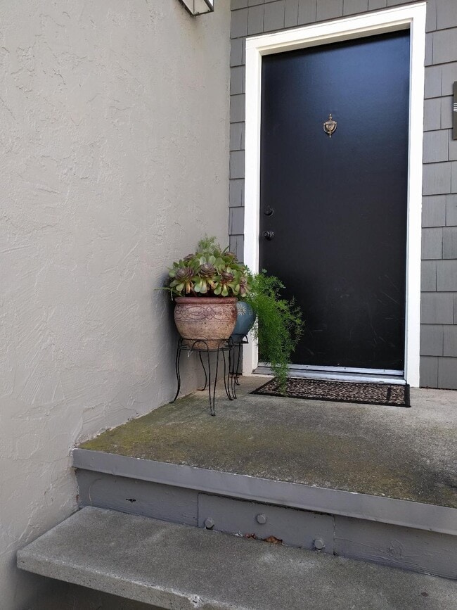 900 Cambridge Dr, Unit 32 in Benicia, CA - Building Photo - Building Photo