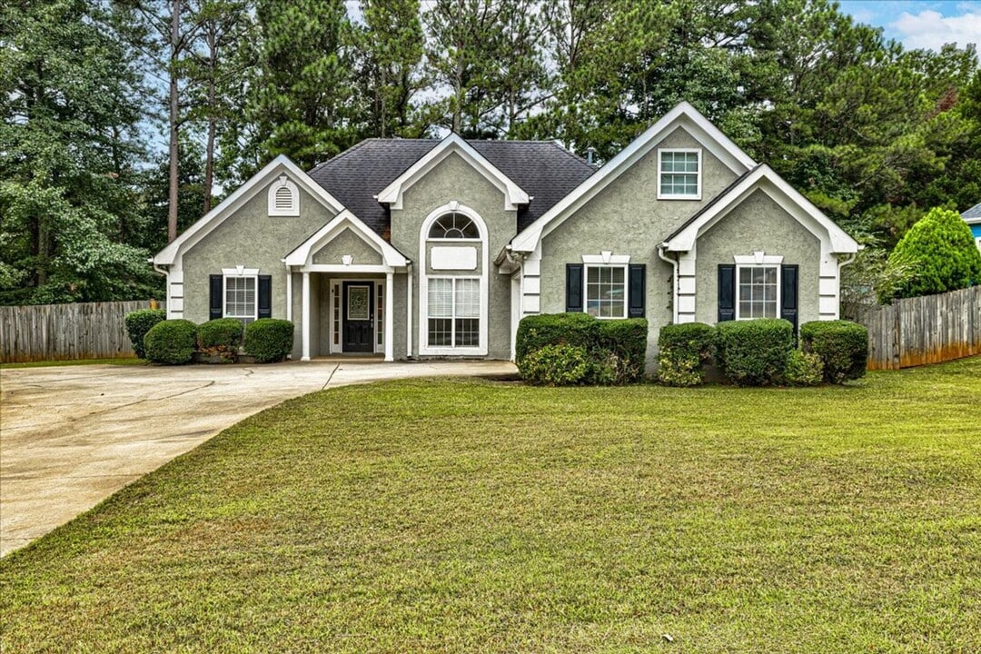 25 Wisteria Cir in Covington, GA - Building Photo