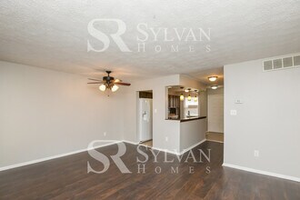 11 Mooring Ct in Essex, MD - Building Photo - Building Photo
