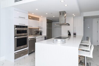 120 SE 5th Ave in Boca Raton, FL - Building Photo - Building Photo