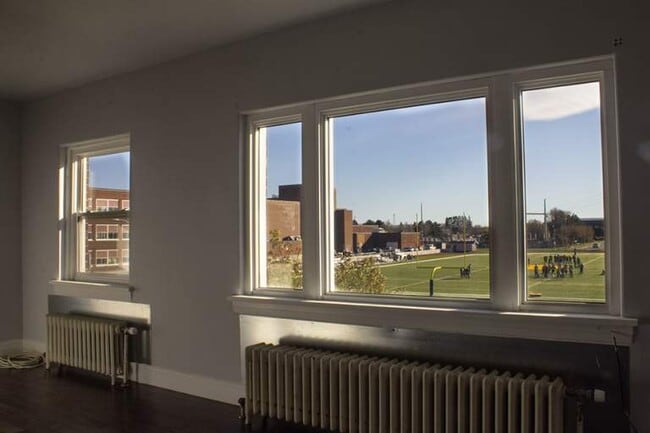 property at 1731 Moodie St E