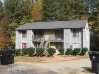 106 Spring Ct in Fairburn, GA - Foto de edificio - Building Photo