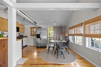 1024 Anthony Rd in Portsmouth, RI - Foto de edificio - Building Photo