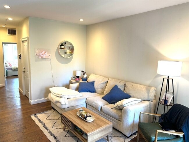 7 Loring St, Unit 2