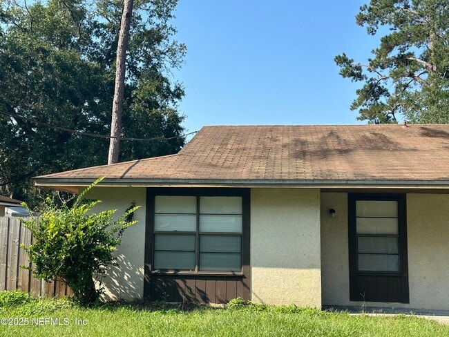 property at 2936 Shelby Dr