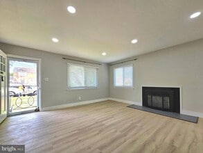 2115 N Harrison St in Arlington, VA - Building Photo - Building Photo