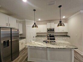 6047 Twenty One Oaks Dr in Pensacola, FL - Building Photo