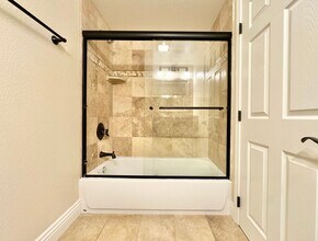 3985 Nobel Dr in San Diego, CA - Building Photo - Building Photo