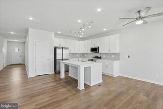 148 Huntwell W Ave in Ranson, WV - Building Photo - Building Photo