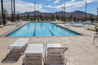 3220 McKenna Dawn Ave in Henderson, NV - Building Photo - Building Photo