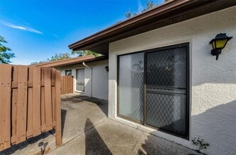1725 Pine Ridge Way E in Palm Harbor, FL - Building Photo - Building Photo