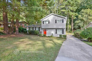 2132 Rosewood Rd in Decatur, GA - Building Photo