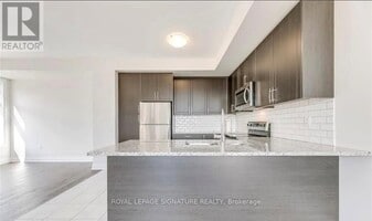 2498 Badger Cres in Oakville, ON - Building Photo