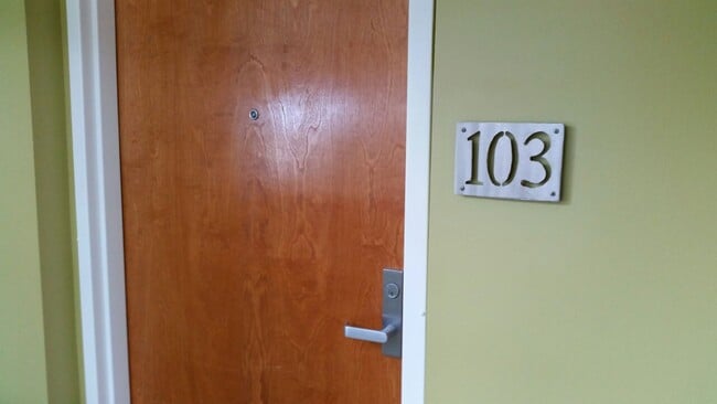 701 Pennsylvania Ave, Unit 103 in San Francisco, CA - Foto de edificio - Building Photo