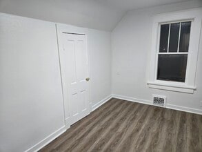 812 Duluth Ave N in Thief River Falls, MN - Building Photo - Building Photo