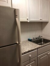 13 Adams Ct, Unit 13 in Amesbury, MA - Building Photo - Building Photo