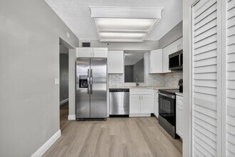 14527 Bonaire Blvd in Delray Beach, FL - Building Photo - Building Photo