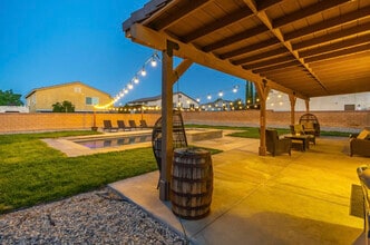 44112 Sierra Vista Dr in Lancaster, CA - Building Photo - Building Photo