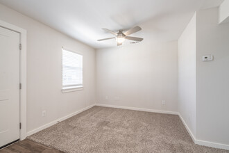 Central Park Apartments in Victoria, TX - Foto de edificio - Interior Photo