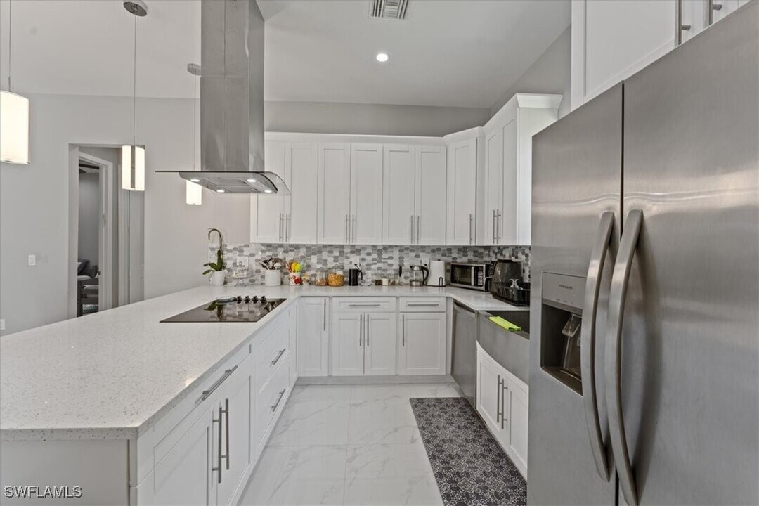3219 64th Ave NE in Naples, FL - Building Photo