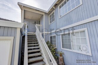 1894 Shirley Dr in Benicia, CA - Foto de edificio - Building Photo